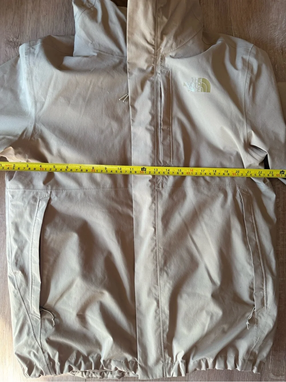 The North Face Men’s Tan Hooded Insulated Jacket Size Large Outdoor Winter Coat